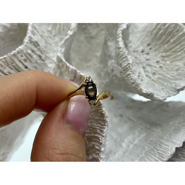 Sky Jewelry Золотое кольцо с звездчатым сапфиром и бриллиантами  Желание