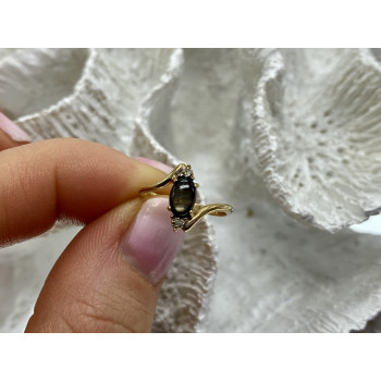 Sky Jewelry Золотое кольцо с звездчатым сапфиром и бриллиантами  Желание