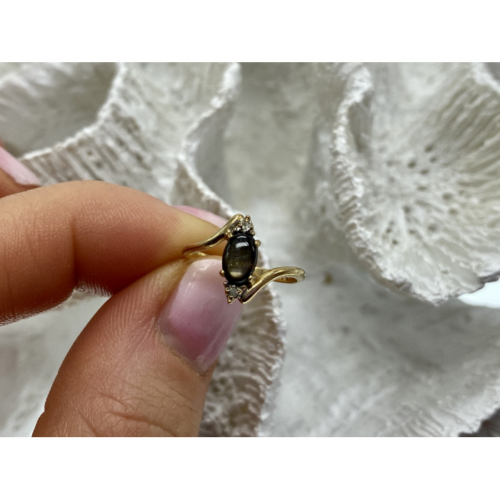 Sky Jewelry Золотое кольцо с звездчатым сапфиром и бриллиантами  Желание