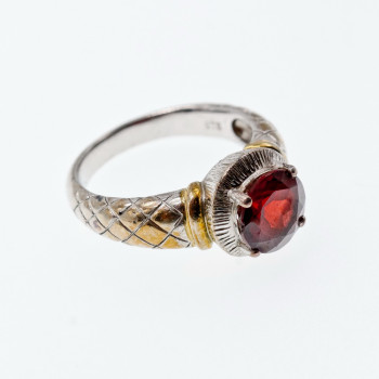 Sky Jewelry Серебряное кольцо с гранатом  Обаяние