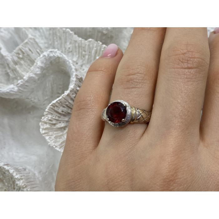 Sky Jewelry Серебряное кольцо с гранатом  Обаяние