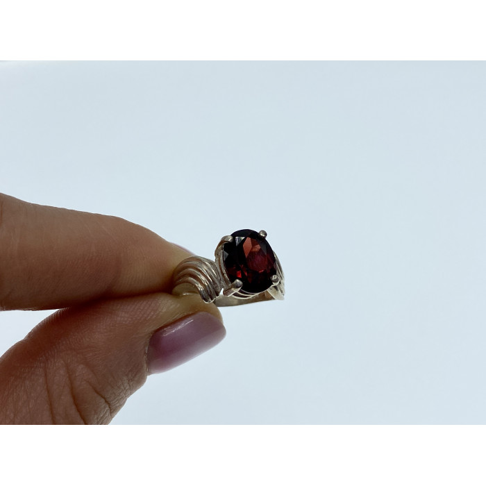 Sky Jewelry Серебряное кольцо с гранатом  Уникальность