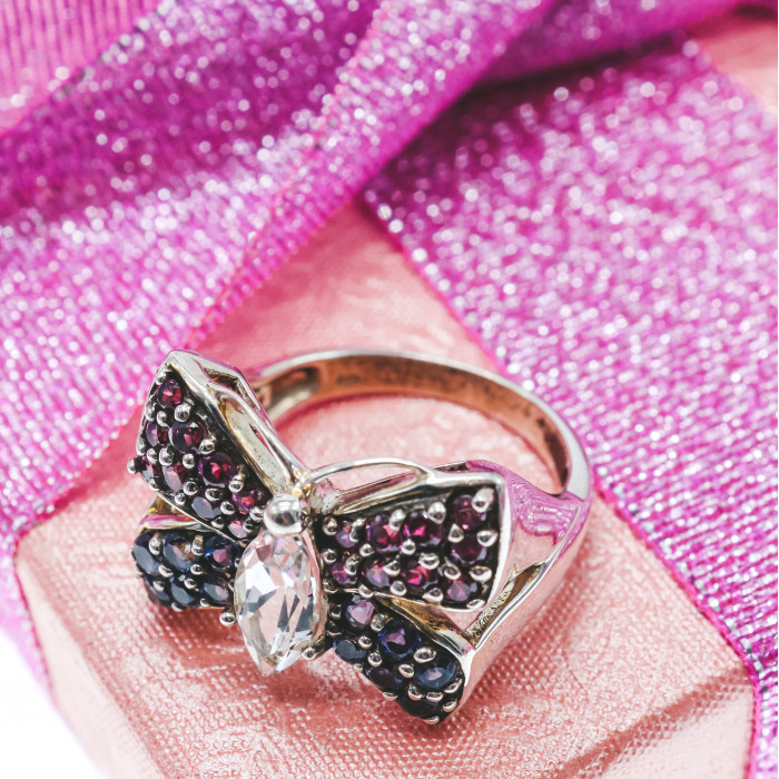 Sky Jewelry Серебряное кольцо с белым топазом , розовой шпинелью и турмалином  Бабочка