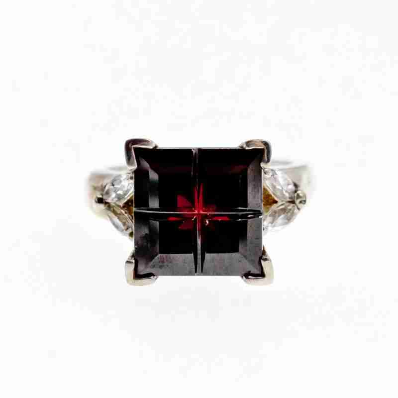 Sky Jewelry Серебряное кольцо с камнями спессартин и гошенит   Образ