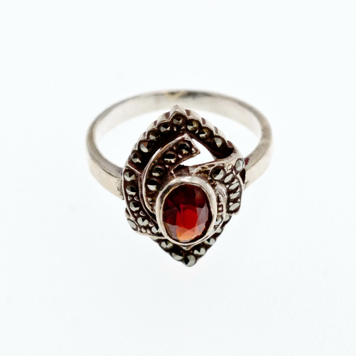 Sky Jewelry Серебряное кольцо с гранатом и марказитом  Грация