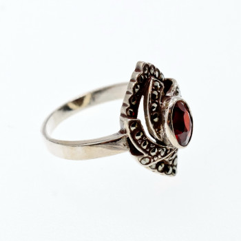 Sky Jewelry Серебряное кольцо с гранатом и марказитом  Грация