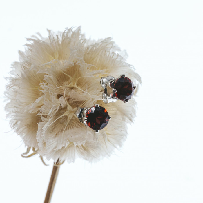 Sky Jewelry Серебряные серьги с гранатом  Классика