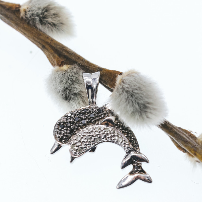 Sky Jewelry Серебряный кулон с камнями шпинель  Дельфин