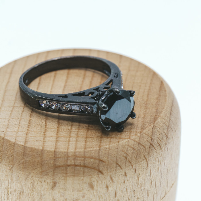 Sky Jewelry Серебряное кольцо со шпинелью и фианитами  Черненое серебро