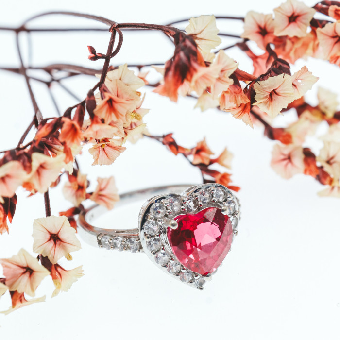 Sky Jewelry Серебряное кольцо с рубином и фианитами   Сердце
