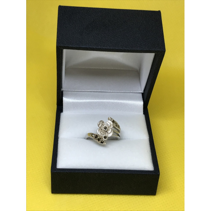 Sky Jewelry Серебряное кольцо 925 проба с камнями черная Шпинель