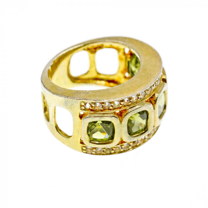 Sky Jewelry Серебряное кольцо в позолоте с хризолитом и фианитом  Мечта