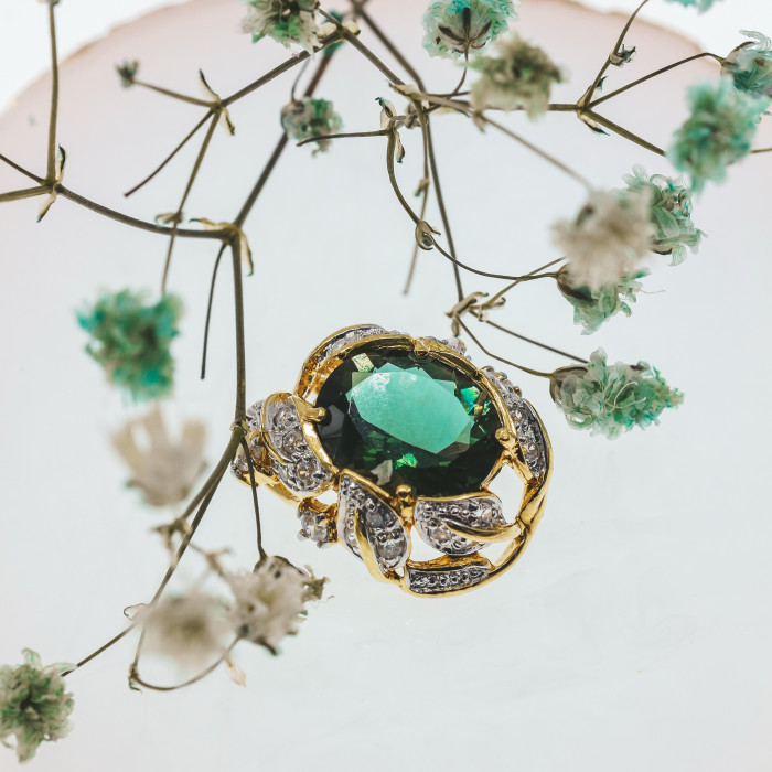 Sky Jewelry Серебряный кулон в позолоте с изумрудом и фианитами