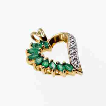 Sky Jewelry Серебряный кулон в позолоте с изумрудами  Сердце