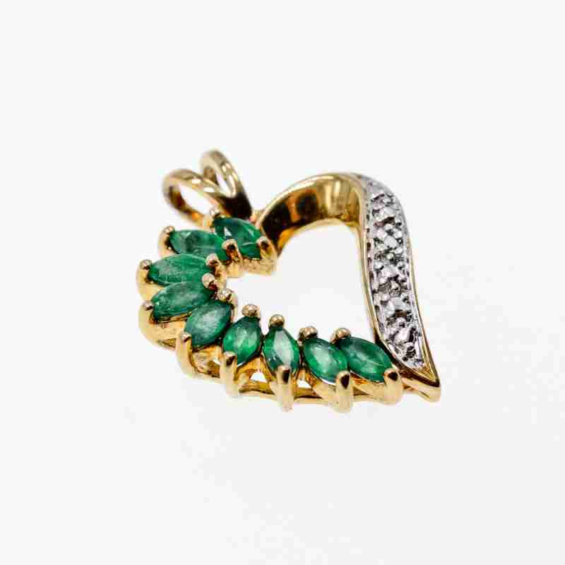 Sky Jewelry Серебряный кулон в позолоте с изумрудами  Сердце