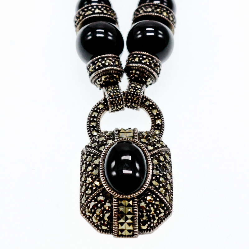 Sky Jewelry Серебряное ожерелье с нефритом и марказитом  Роскошь