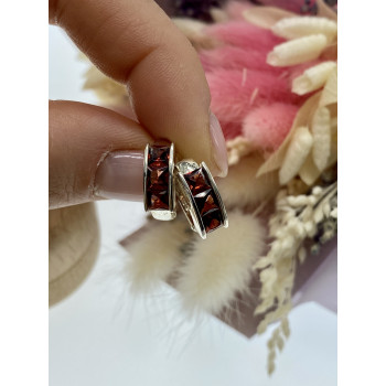 Sky Jewelry Серебряные серьги с гранатом  Наслаждение