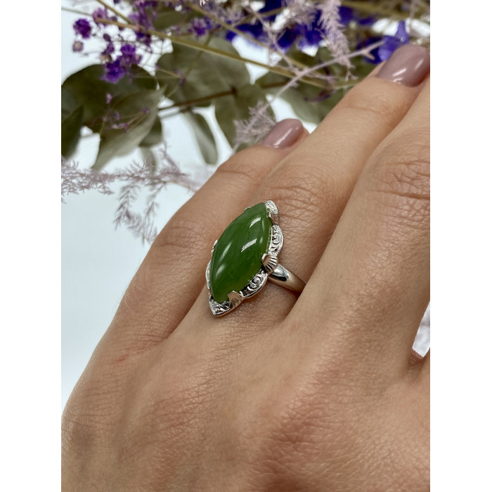 Sky Jewelry Серебряное кольцо с зеленым нефритом  Маркиз