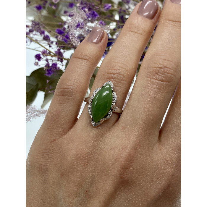 Sky Jewelry Серебряное кольцо с зеленым нефритом  Маркиз
