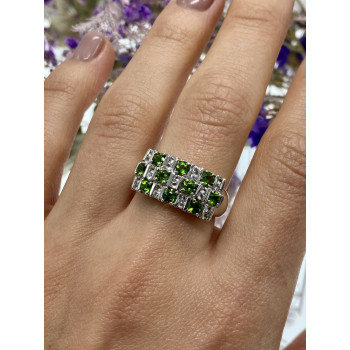 Sky Jewelry Серебряное кольцо с хризолитом и белой шпинелью