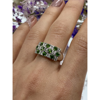 Sky Jewelry Серебряное кольцо с хризолитом и белой шпинелью