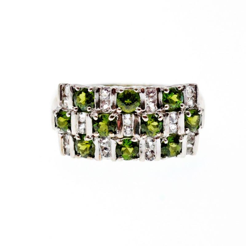 Sky Jewelry Серебряное кольцо с хризолитом и белой шпинелью