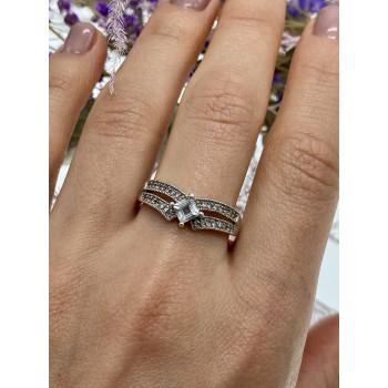 Sky Jewelry Серебряное кольцо с аквамарином и фианитами  Нежность