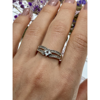 Sky Jewelry Серебряное кольцо с аквамарином и фианитами  Нежность
