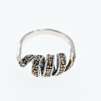 Sky Jewelry Серебряное кольцо с марказитами  Уникальность