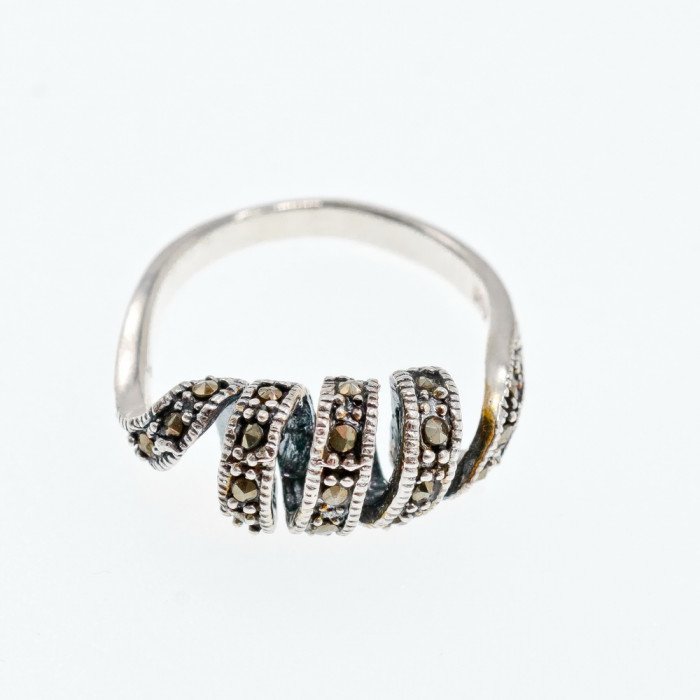 Sky Jewelry Серебряное кольцо с марказитами  Уникальность