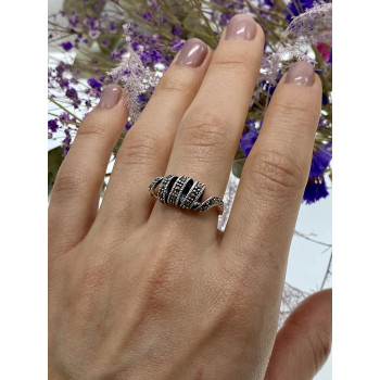 Sky Jewelry Серебряное кольцо с марказитами  Уникальность