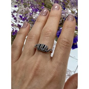 Sky Jewelry Серебряное кольцо с марказитами  Уникальность