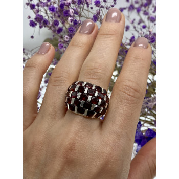 Sky Jewelry Серебряное кольцо с гранатом   Гранатовое счастье