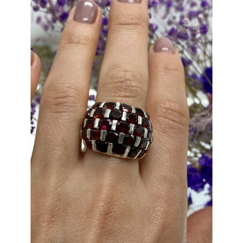 Sky Jewelry Серебряное кольцо с гранатом   Гранатовое счастье