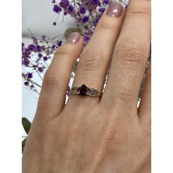 Sky Jewelry Серебряное кольцо с гранатом и марказитом  Классика