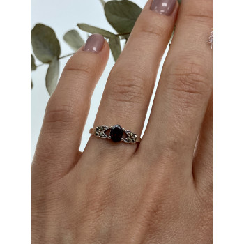 Sky Jewelry Серебряное кольцо с гранатом и марказитом  Классика