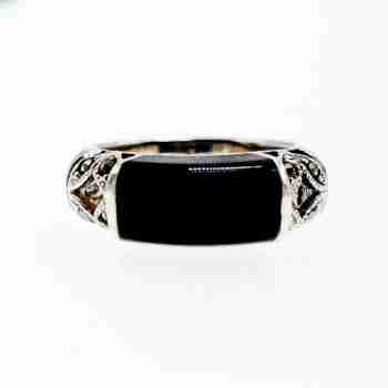 Sky Jewelry Серебряное кольцо с ониксом и марказитом  Желание