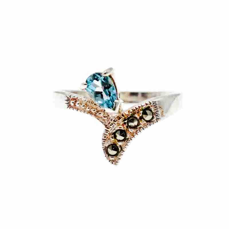 Sky Jewelry Серебряное кольцо с топазом и марказитом  Обаяние