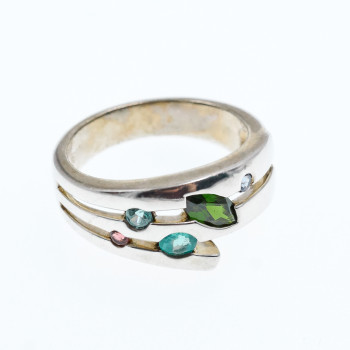 Sky Jewelry Серебряное кольцо с камнями шпинель  Минимализм