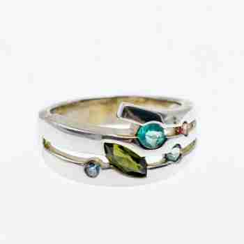 Sky Jewelry Серебряное кольцо с камнями шпинель  Минимализм