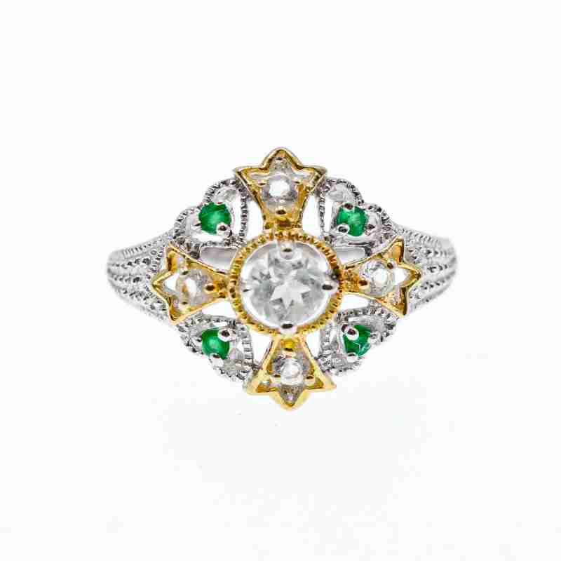 Sky Jewelry Серебряное кольцо с камнями гошенит и изумруд  Нежность