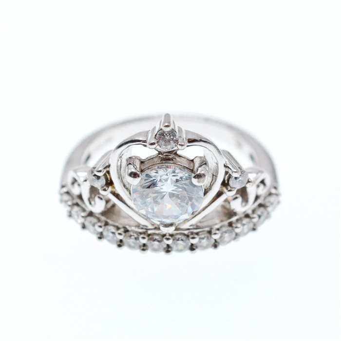 Sky Jewelry Серебряное кольцо с фианитами  Сердце королевы