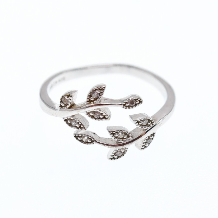 Sky Jewelry Серебряное кольцо с камнями белый топаз   Листва