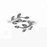 Sky Jewelry Серебряное кольцо с камнями белый топаз   Листва