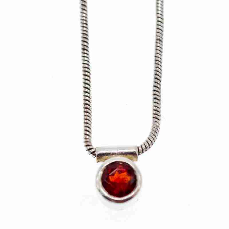 Sky Jewelry Серебряное ожерелье с гранатом  Винтаж