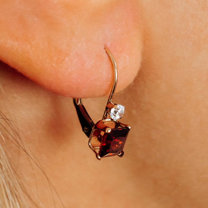 Sky Jewelry Золотые серьги с гранатом и бериллом