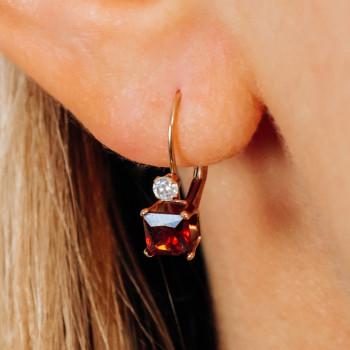 Sky Jewelry Золотые серьги с гранатом и бериллом