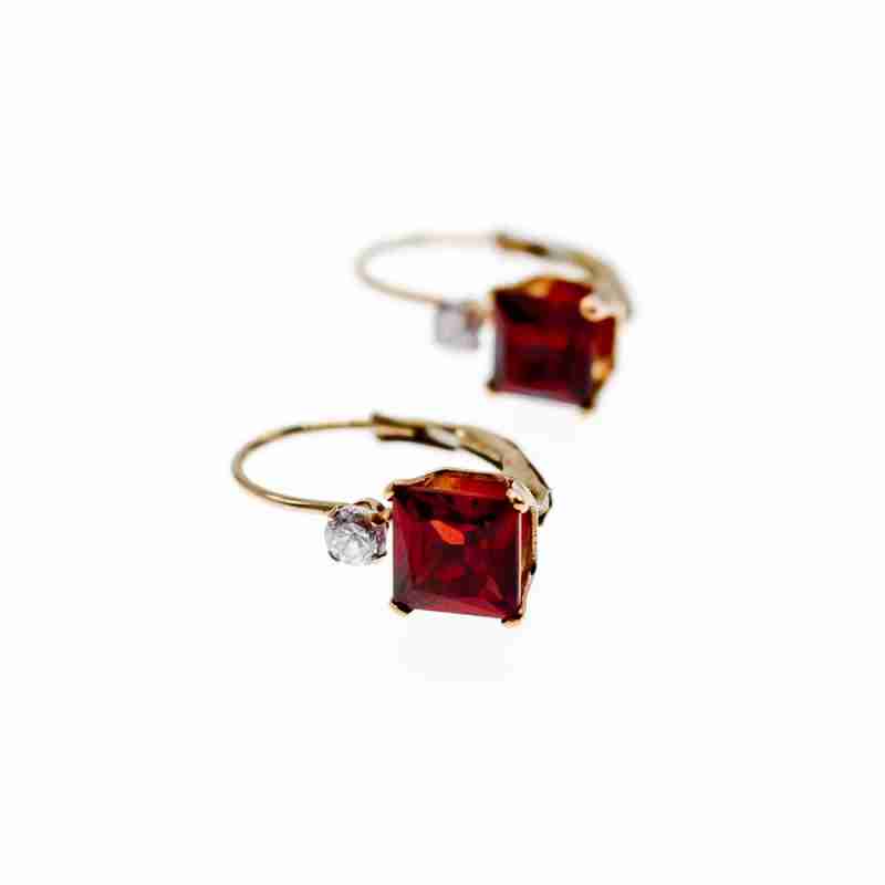 Sky Jewelry Золотые серьги с гранатом и бериллом