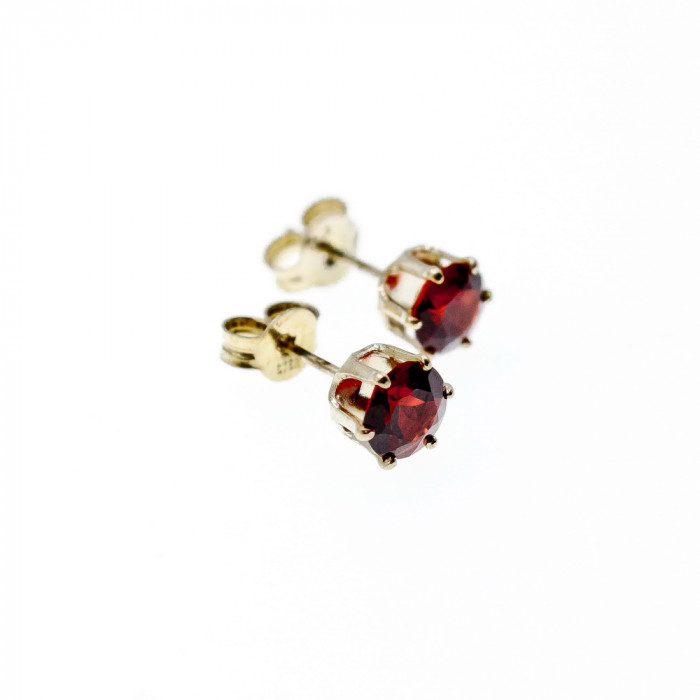 Sky Jewelry Серебряные серьги - гвоздики с гранатом