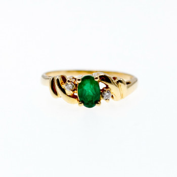Sky Jewelry Золотое кольцо с изумрудом и бриллиантами
